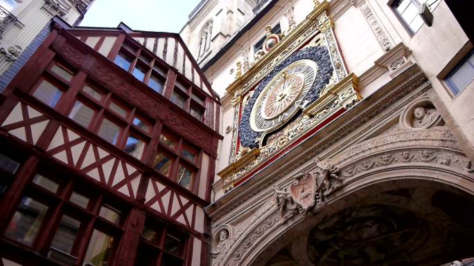 法国诺曼底鲁昂的天文钟