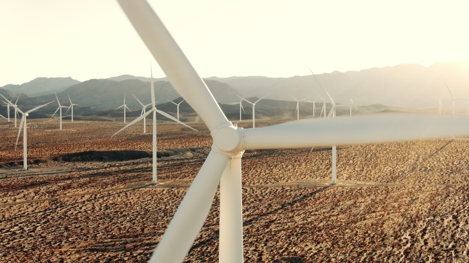 沙漠中风力涡轮机绿色能源清洁低碳电力节能