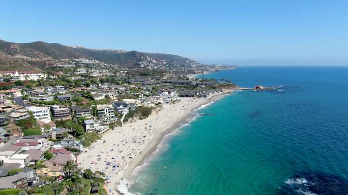 加州拉古纳海滩海岸线鸟瞰图