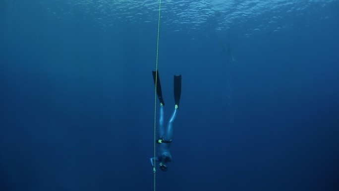深海潜水三亚潜水游泳海南海岛