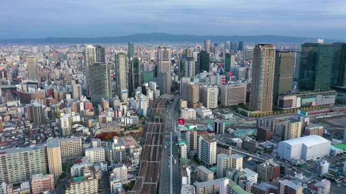 鸟瞰大阪市建筑物俯瞰繁华都市现代