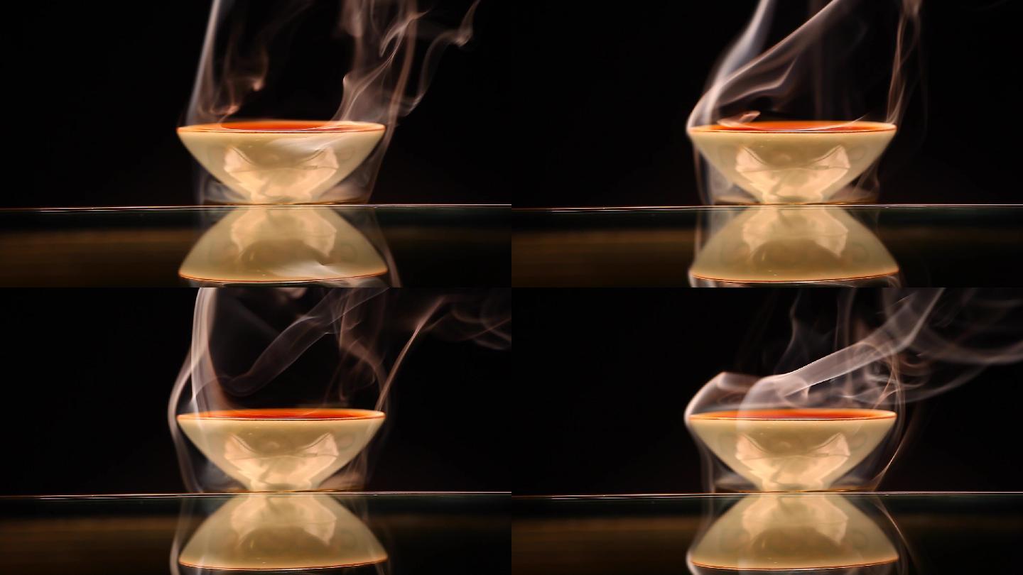 中国红茶杯浓烟