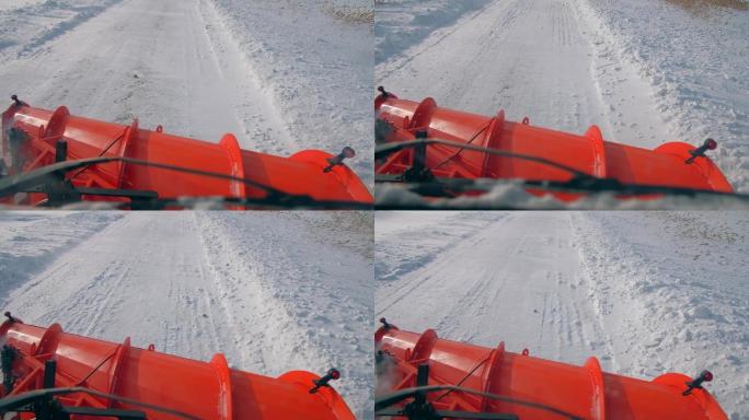 除雪机清除道路上的雪