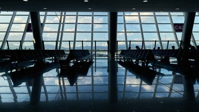 马略卡岛的机场候机楼。