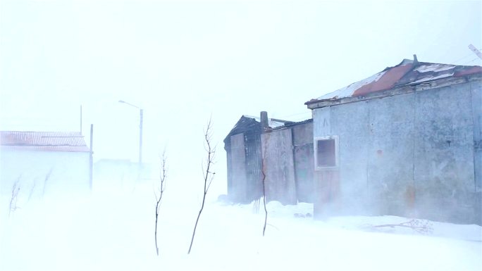 冰岛暴风雪中的避风港