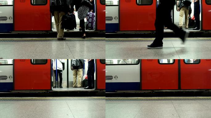 乘客们登上伦敦地铁