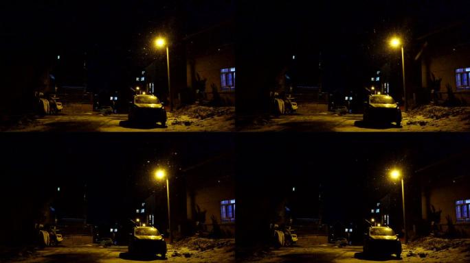 原创视频素材 街头夜景路灯下飞舞的雪花