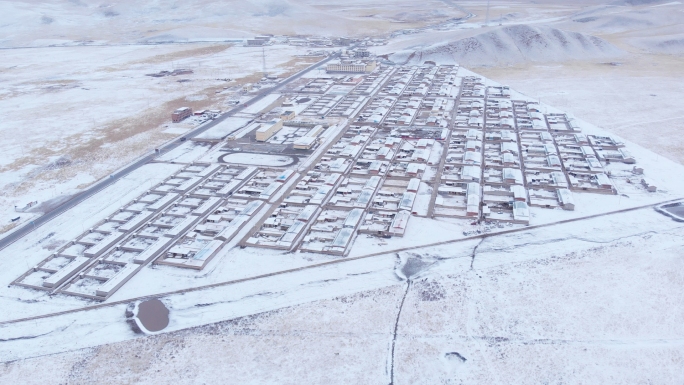 尕海镇 甘南草原村庄碌曲大雪中的村子