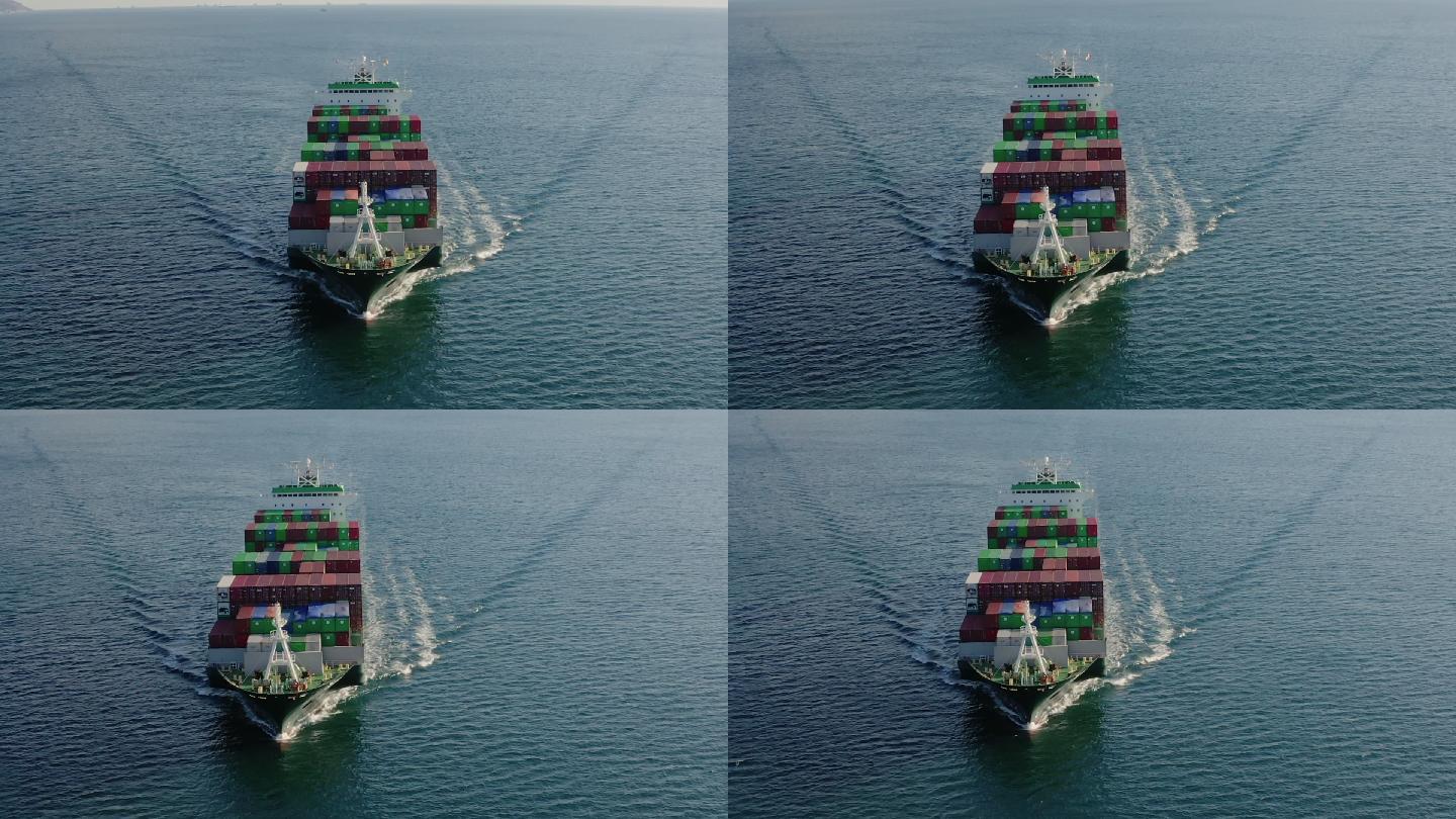 海上航行的超大型集装箱船的正视图