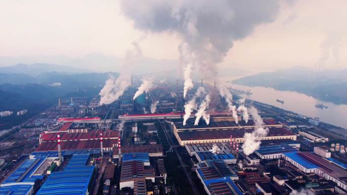 航拍重庆钢铁工厂工业生产废气排放生态环境