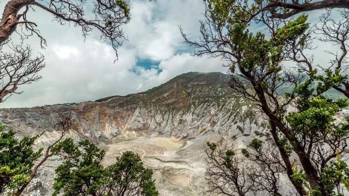 印度尼西亚西万隆的火山口