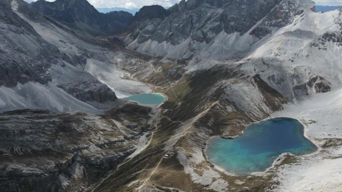 稻城亚丁牛奶海五色海