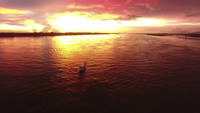 亚马逊河的日落无人机环境地平线