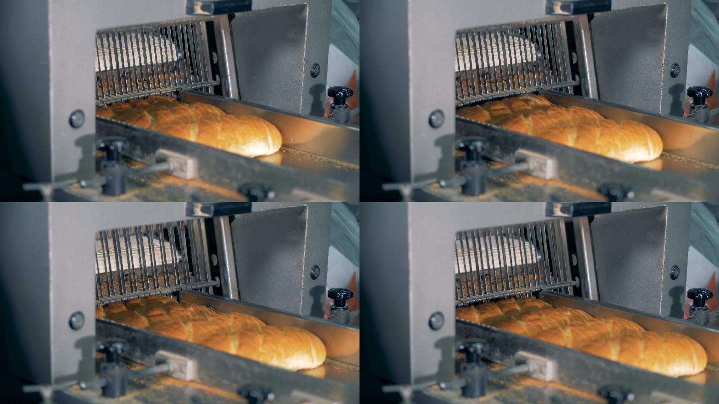 面包切片机正在工作