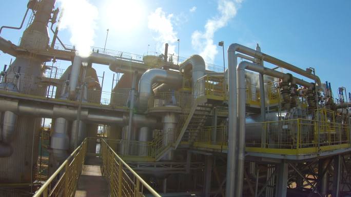 工厂烟囱化工厂化学原料处理加工生产
