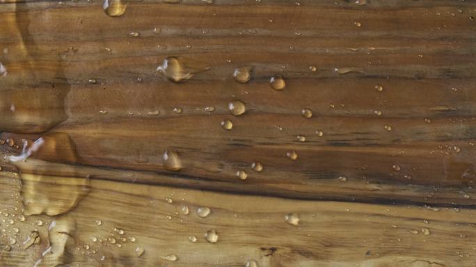 水和木材的经典自然组合