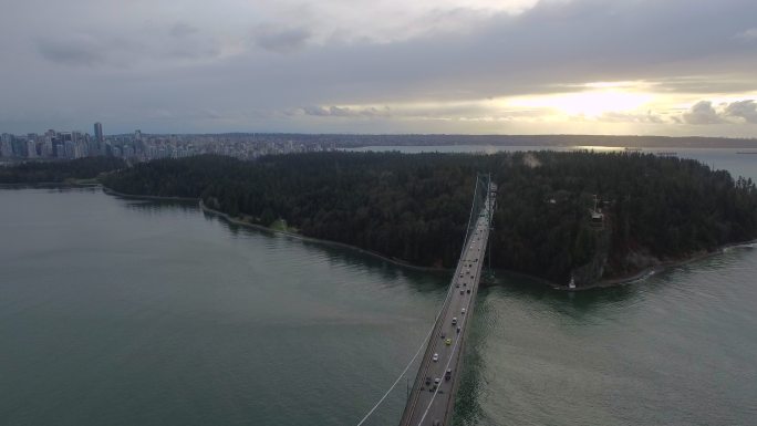 温哥华狮子门大桥国外外国桥梁车流交通风景
