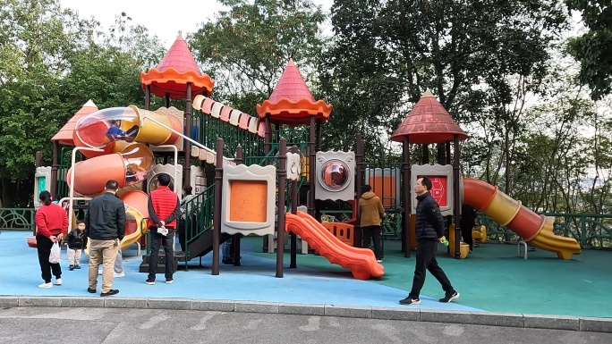 4K延时拍摄南宁凤岭儿童公园儿童快乐城堡