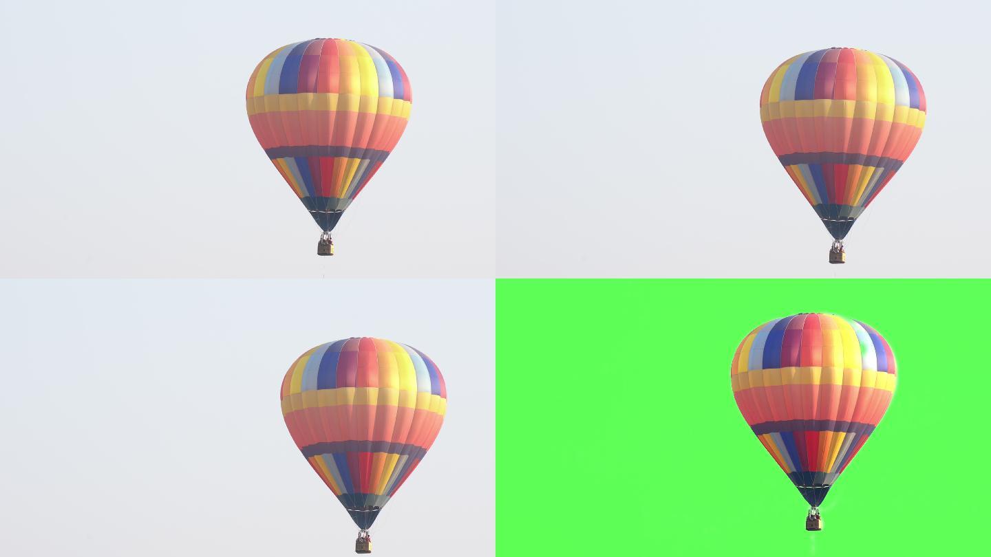 彩色热气球在空中飞行