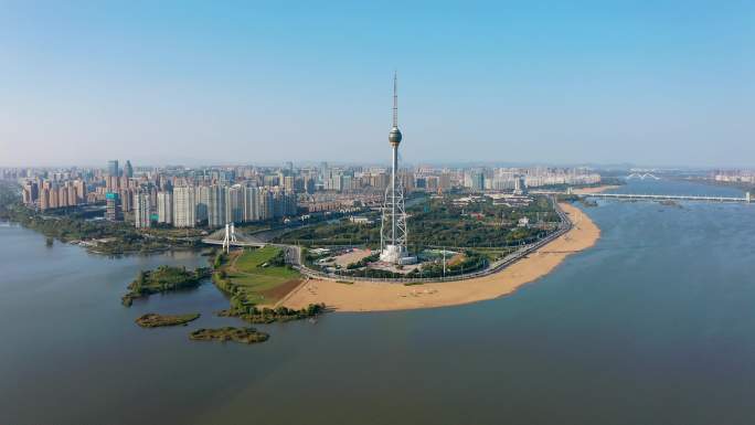 4K航拍临沂市沂河三河口城市风景