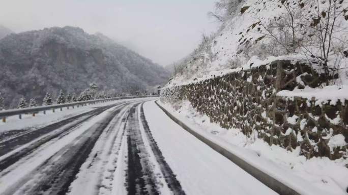 神农架公路雪景4K实拍素材