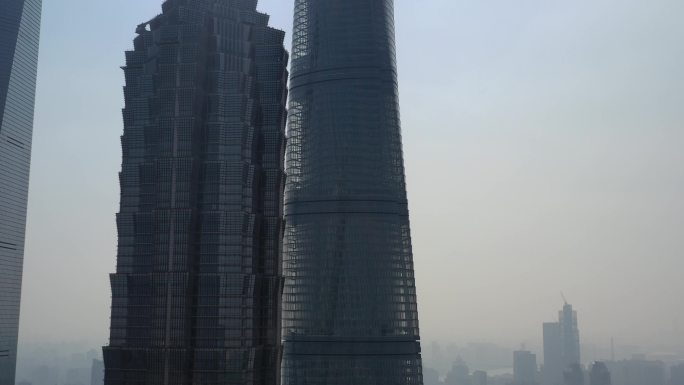 4K原素材-航拍上海中心，银城中路