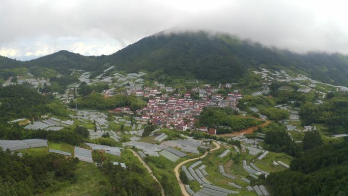 航拍云海中的金华北山盘前村延时摄影