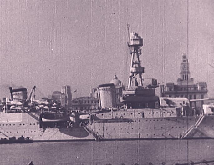 20年代30年代老上海黄浦江码头外国军舰