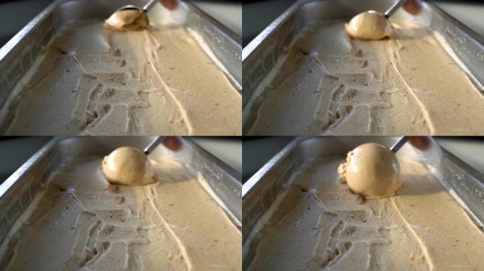 用勺子舀冰淇淋的特写镜头