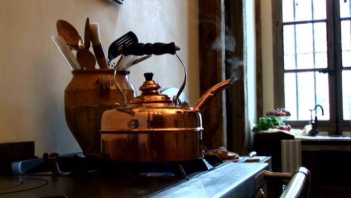 老式铜茶壶