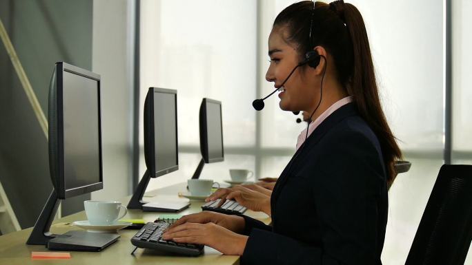 客户服务呼叫中心话务员接线生客服