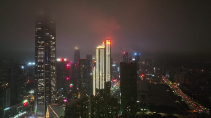 深圳平安金融中心：北塔一半在云端南塔璀璨