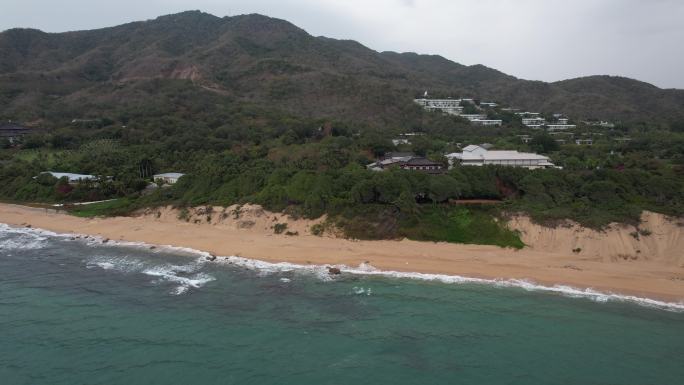 穿过海面飞向山峰