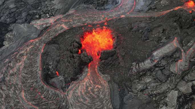 火山的熔岩喷发火山喷发航拍岩浆喷涌活火山