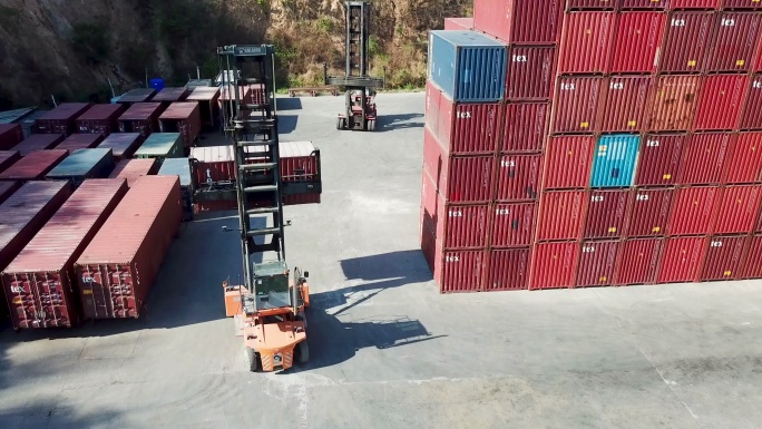 运输集装箱装载机卡车运输箱