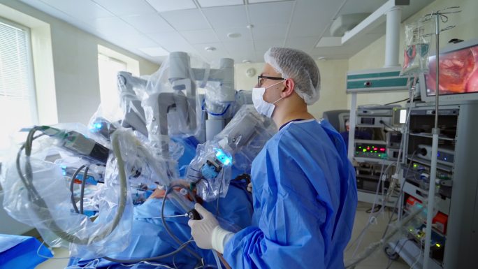 现代外科系统模拟操作国外治疗治病救人