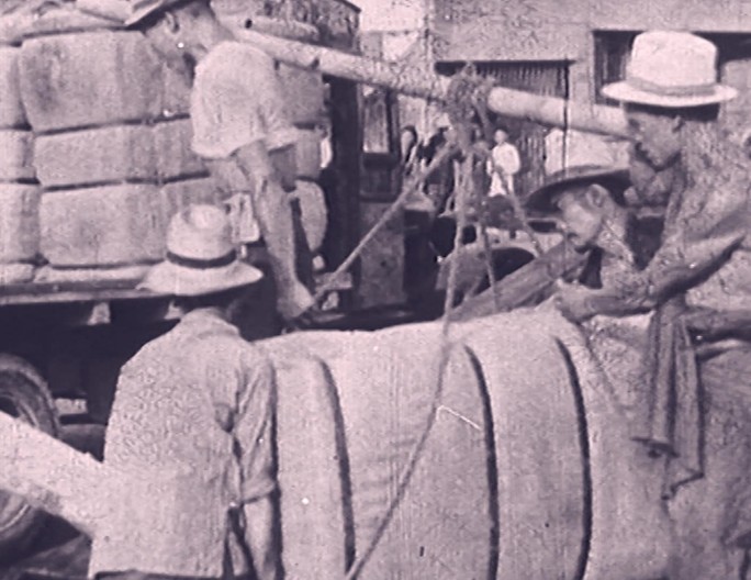 旧上海码头工人搬运货物20年代30年代