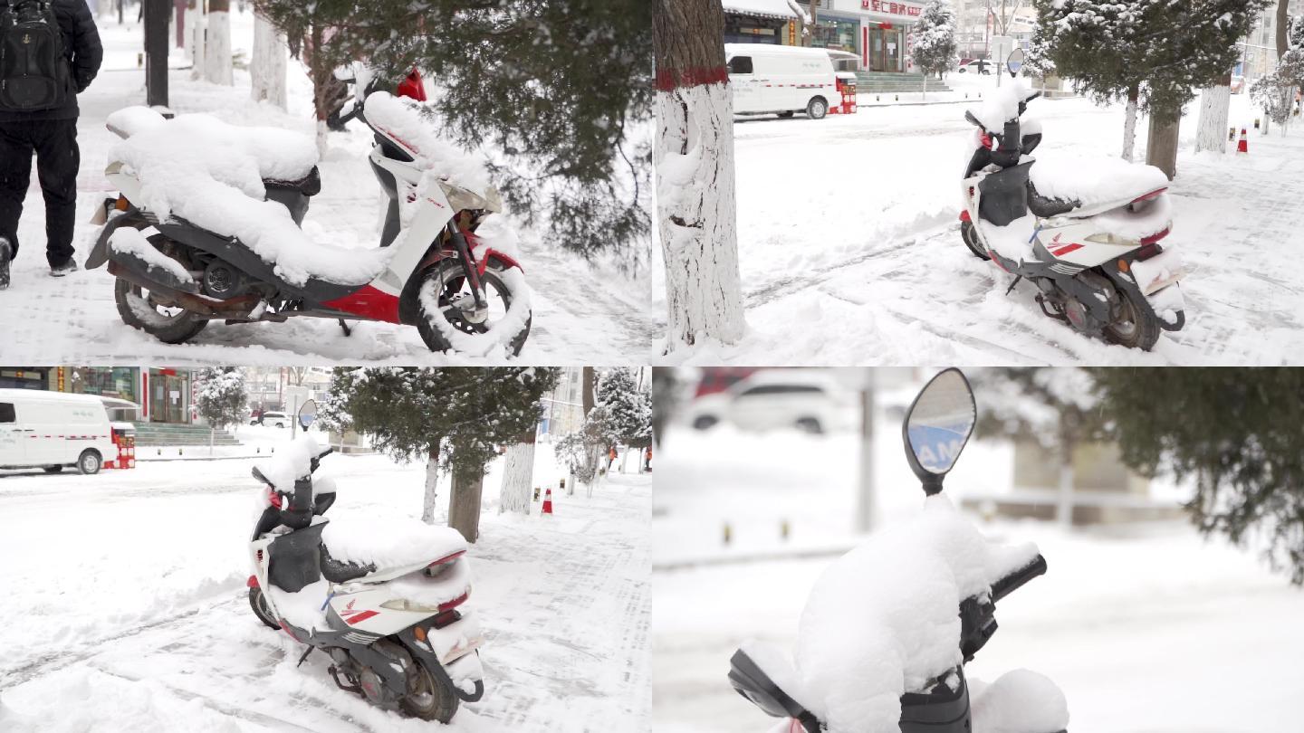 积雪下摩托车