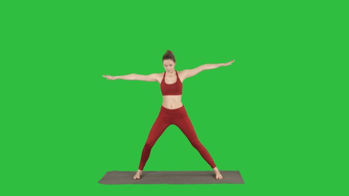 练习瑜伽的教练健身女教练绿幕抠像瑜伽教练