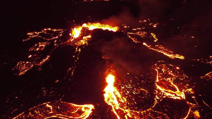 火山的熔岩喷发爆发岩浆地质现象