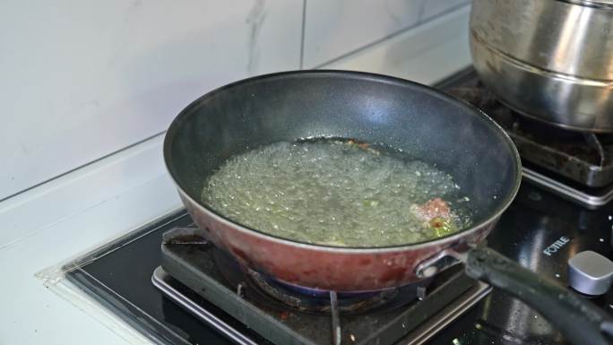 小白菜汆丸子汤制作过程