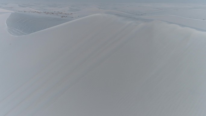 沙漠雪域