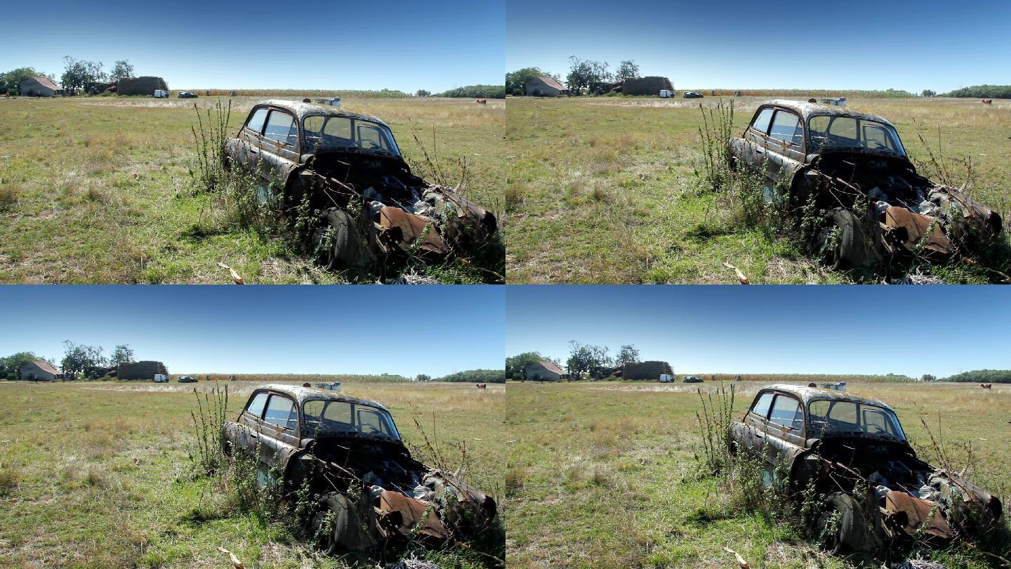 在野地里撞毁的汽报废事故车遗弃闲置
