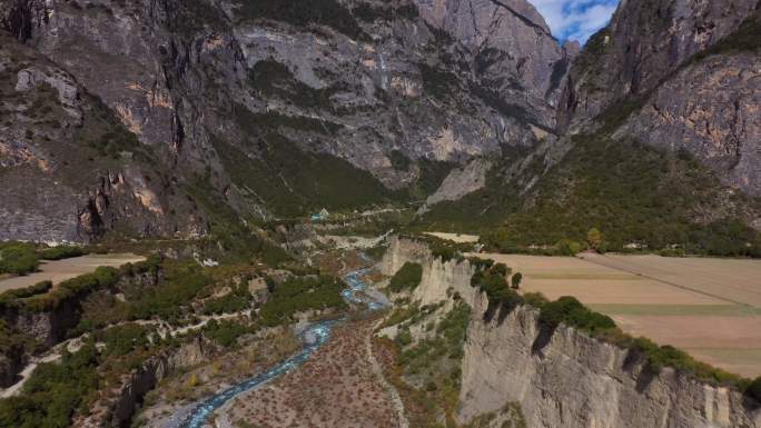 西藏波密县松宗峡谷的飞行摄影