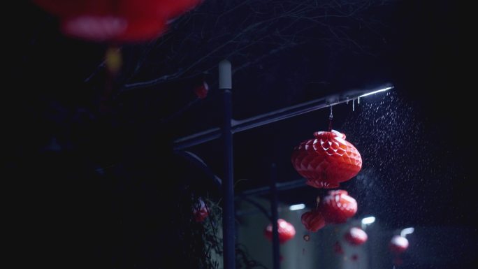 风雪中的红灯笼-过年除夕春节