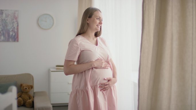 怀孕的女人孕期孕妈妈孕晚期孕后期