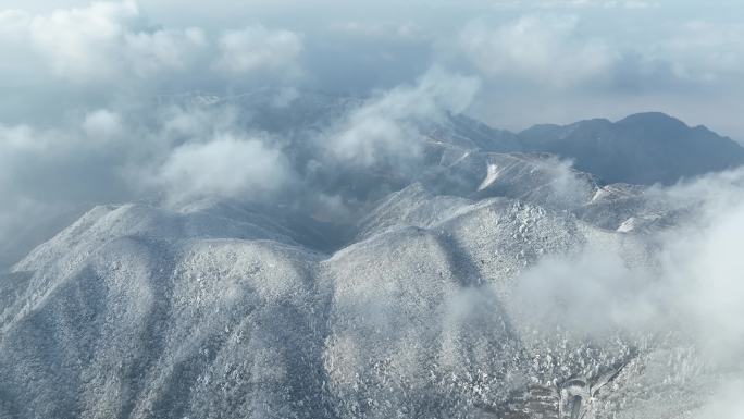 浙江冬天高山白雪雪山雾凇冰凌云海航拍