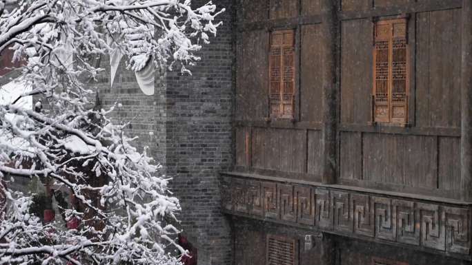 中式民俗街建筑雪景