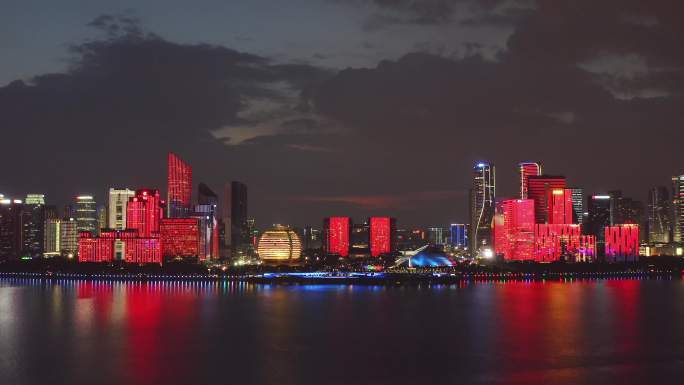 航拍夜晚钱塘江和杭州钱江新城CBD灯光秀