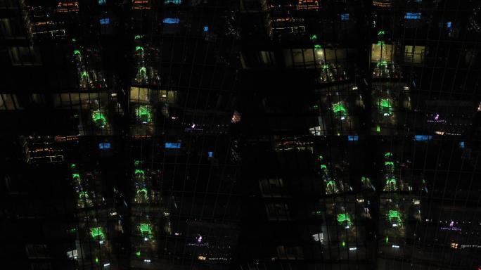 4K原素材-楼宇玻璃幕墙反射中的安义夜巷